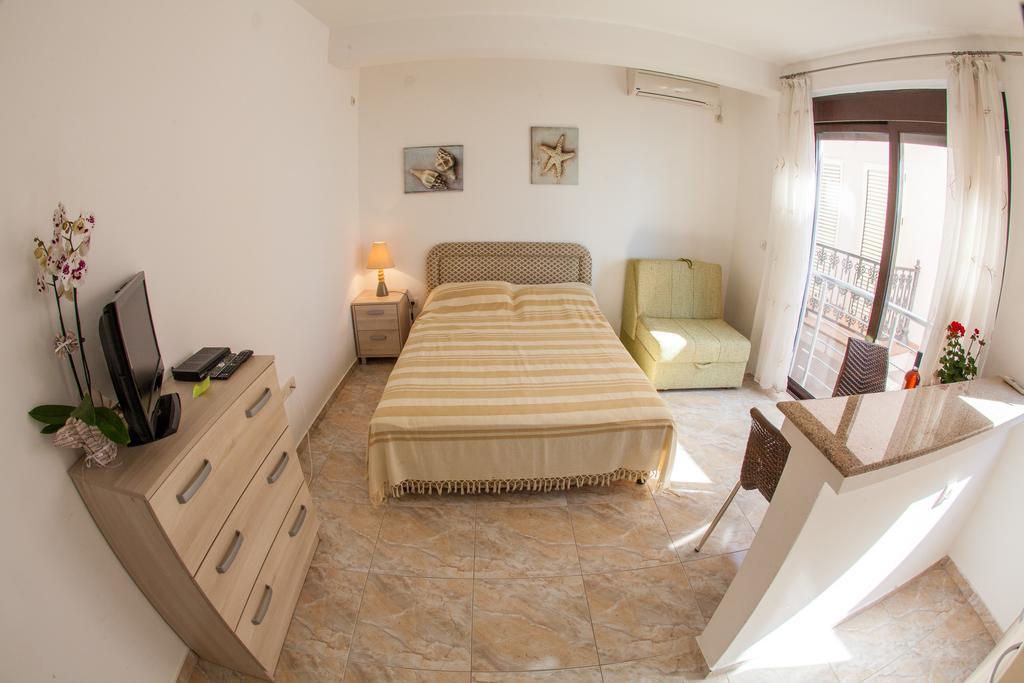 Apartments Lumiere Rafailovici Luaran gambar